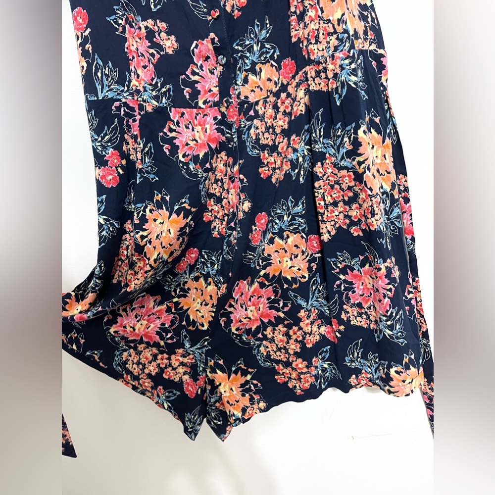 Torrid Plus Size Romper Navy Floral Print Tie Waist | Size 1 | Size 14/16 - Picture 5 of 9